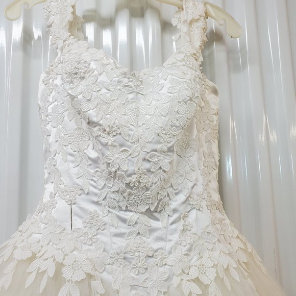 "Dreamy Ballerina Ballgown" - Picture 10 of 12